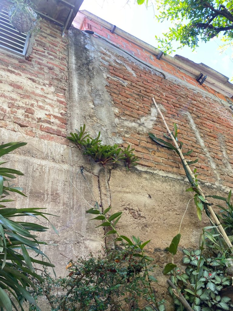 caxsa-1-768x1024 Alerta por derrumbes en el barrio El Jardín de Neiva: comunidad pide atención urgente a la Alcaldía