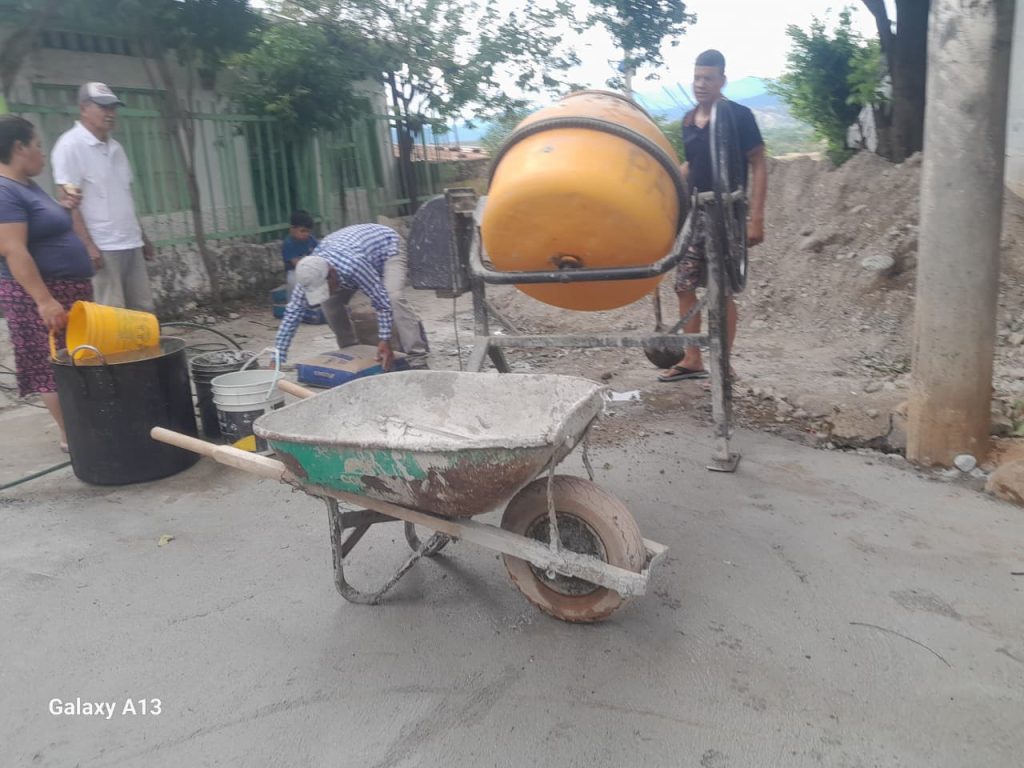 neider-1-1024x768 Habitantes de la Comuna 10 hace realidad obra vial gracias a trabajo conjunto