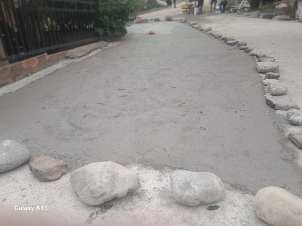 neider4-1024x768 Habitantes de la Comuna 10 hace realidad obra vial gracias a trabajo conjunto