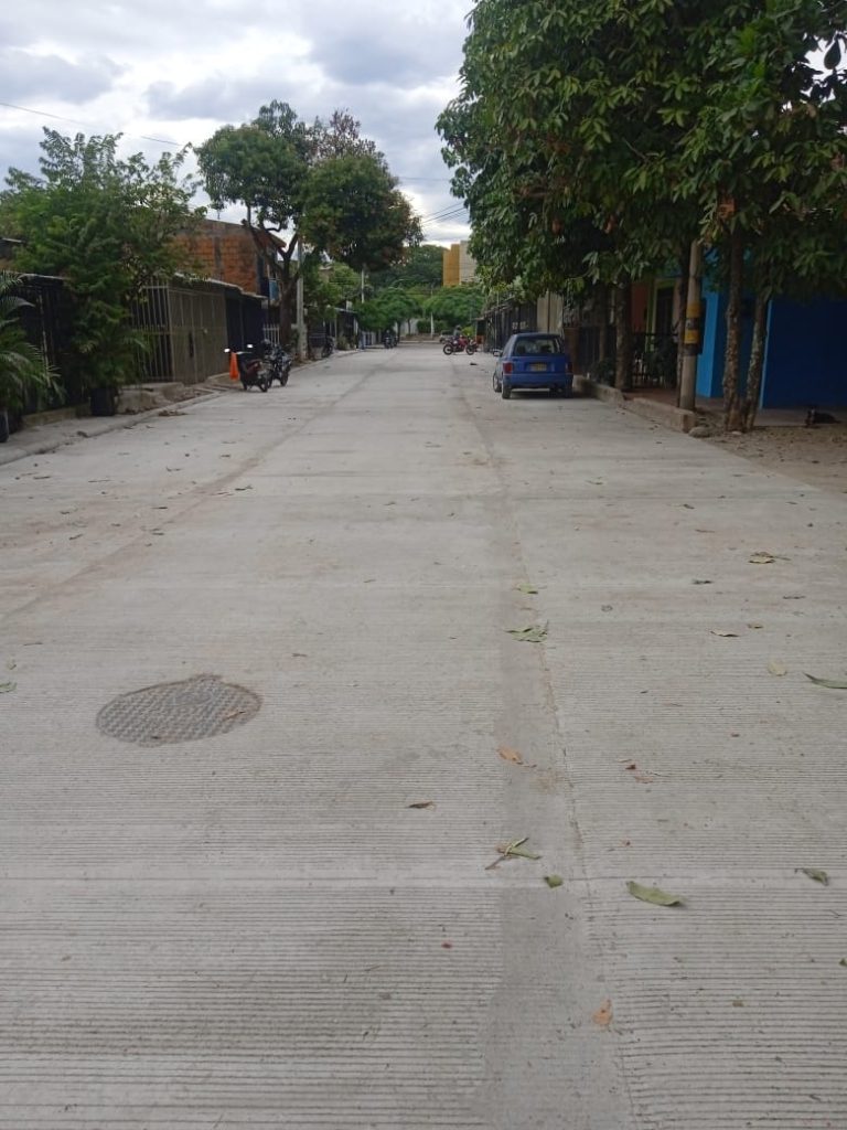 via-768x1024 Comunidad del barrio El Triángulo celebra la pavimentación de la calle 29, un sueño esperado por 30 años